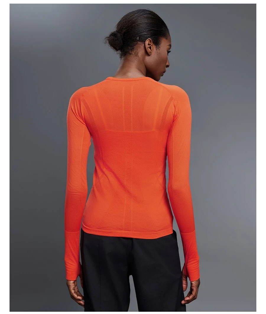 Slim fit seamless activewear top with breathable stretch fabric-hot red