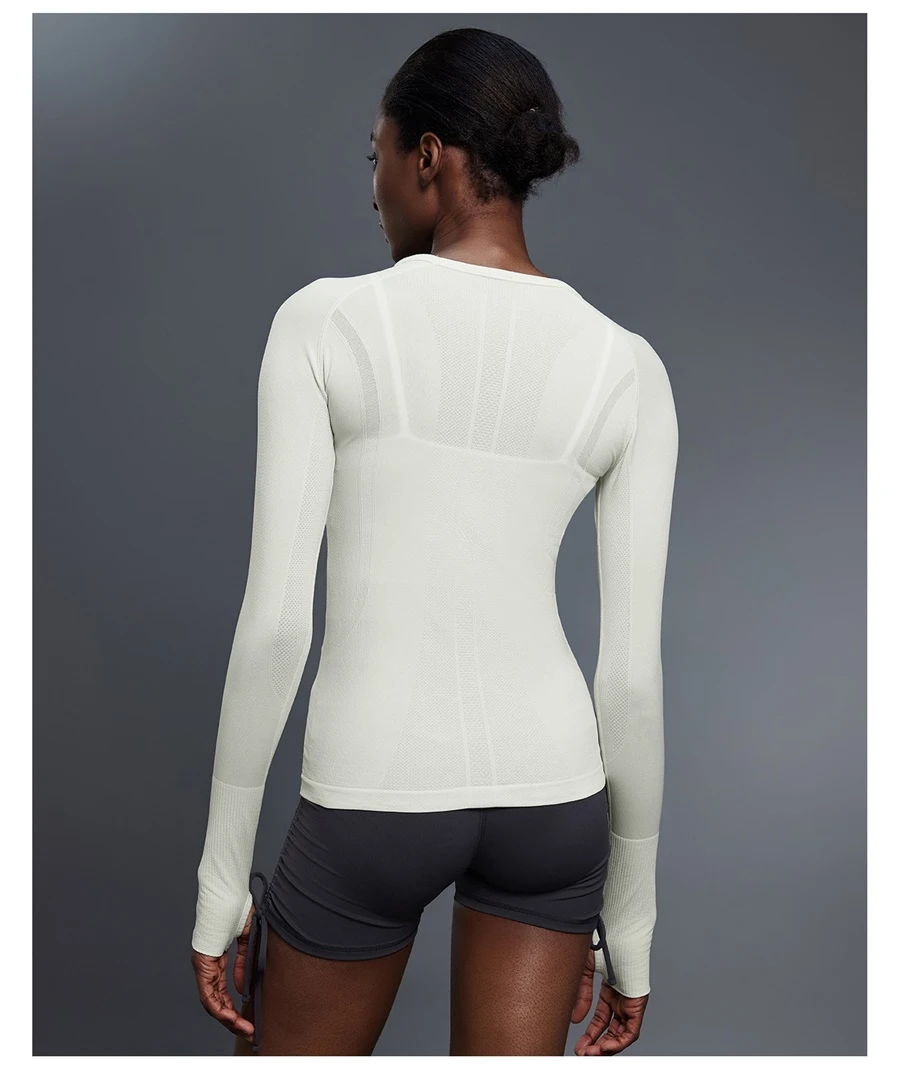 Slim fit seamless activewear top with breathable stretch fabric-bone white