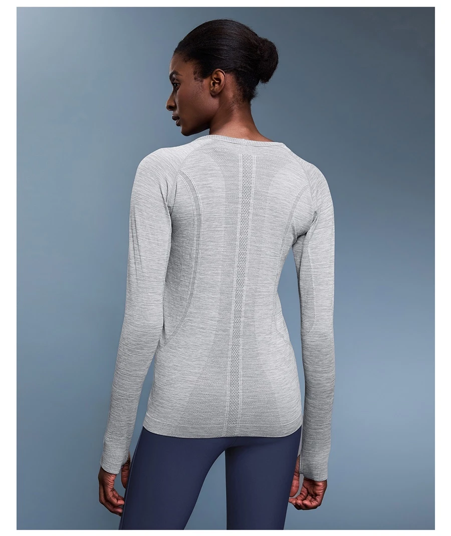 Slim fit seamless activewear top with breathable stretch fabric-light grey