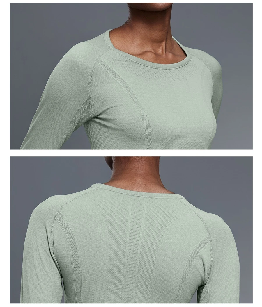 Slim fit seamless activewear top with breathable stretch fabric
