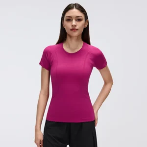 Women's seamless short sleeve workout T-shirt for yoga running and fitness