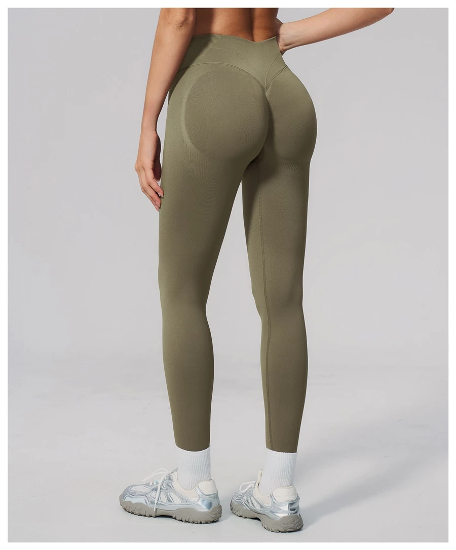 Booty lifting yoga leggings featuring sculpting contour seams-pine green