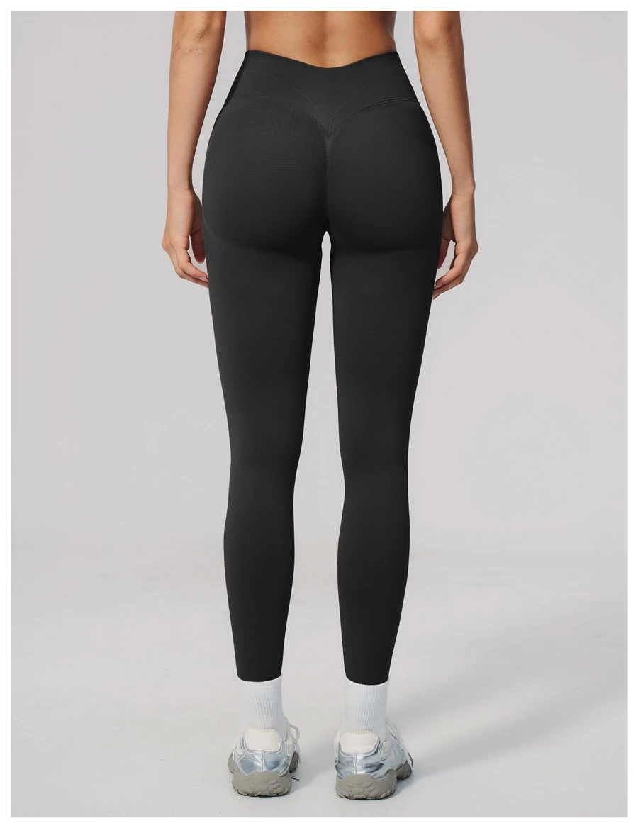 Booty lifting yoga leggings featuring sculpting contour seams-black