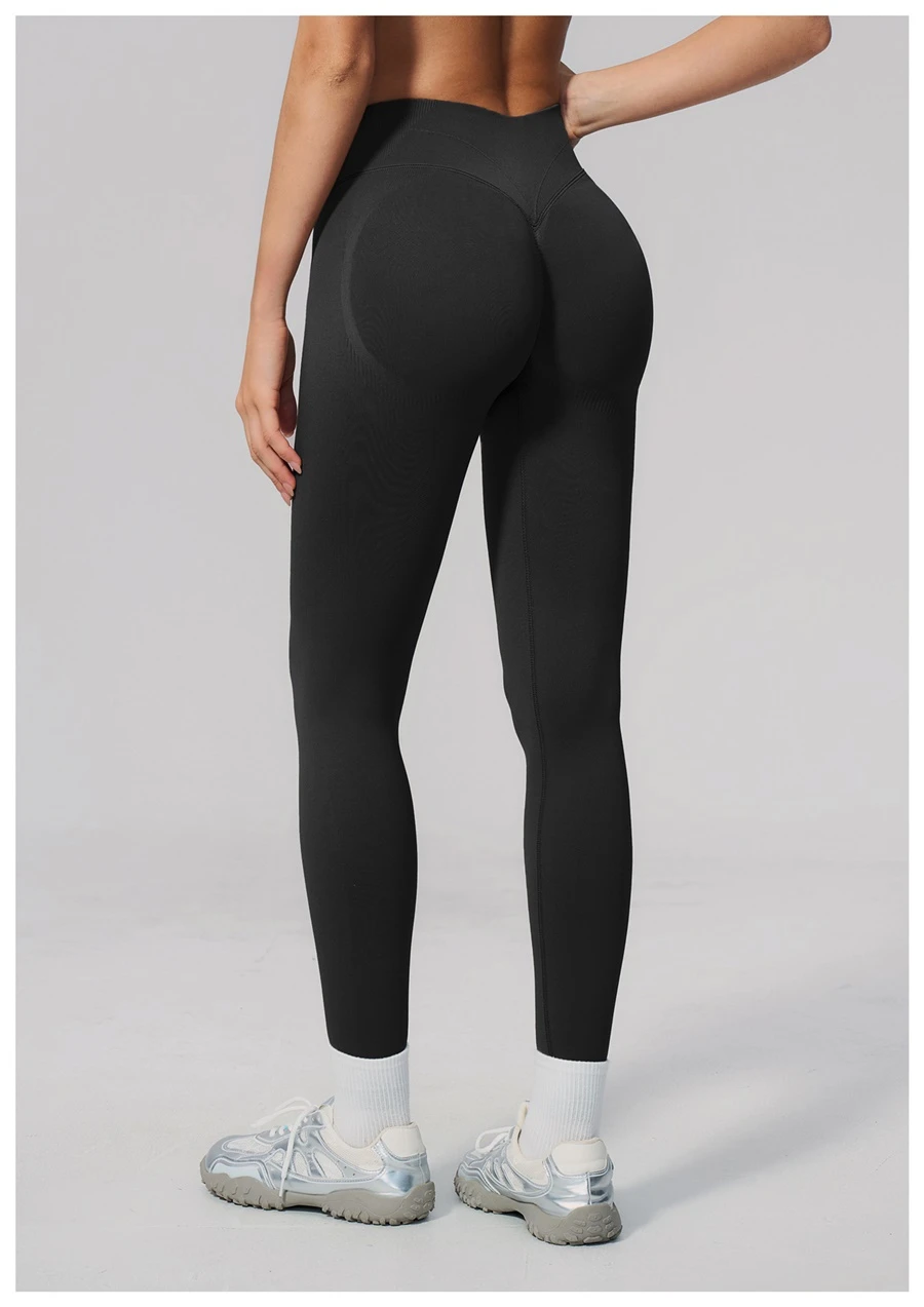 Booty lifting yoga leggings featuring sculpting contour seams-black