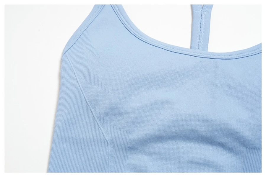 Seamless nylon spandex fitness tank top front detail