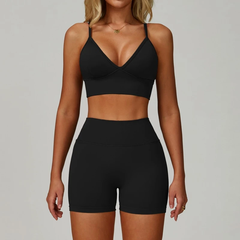 Women's seamless yoga set with sports bra, shorts