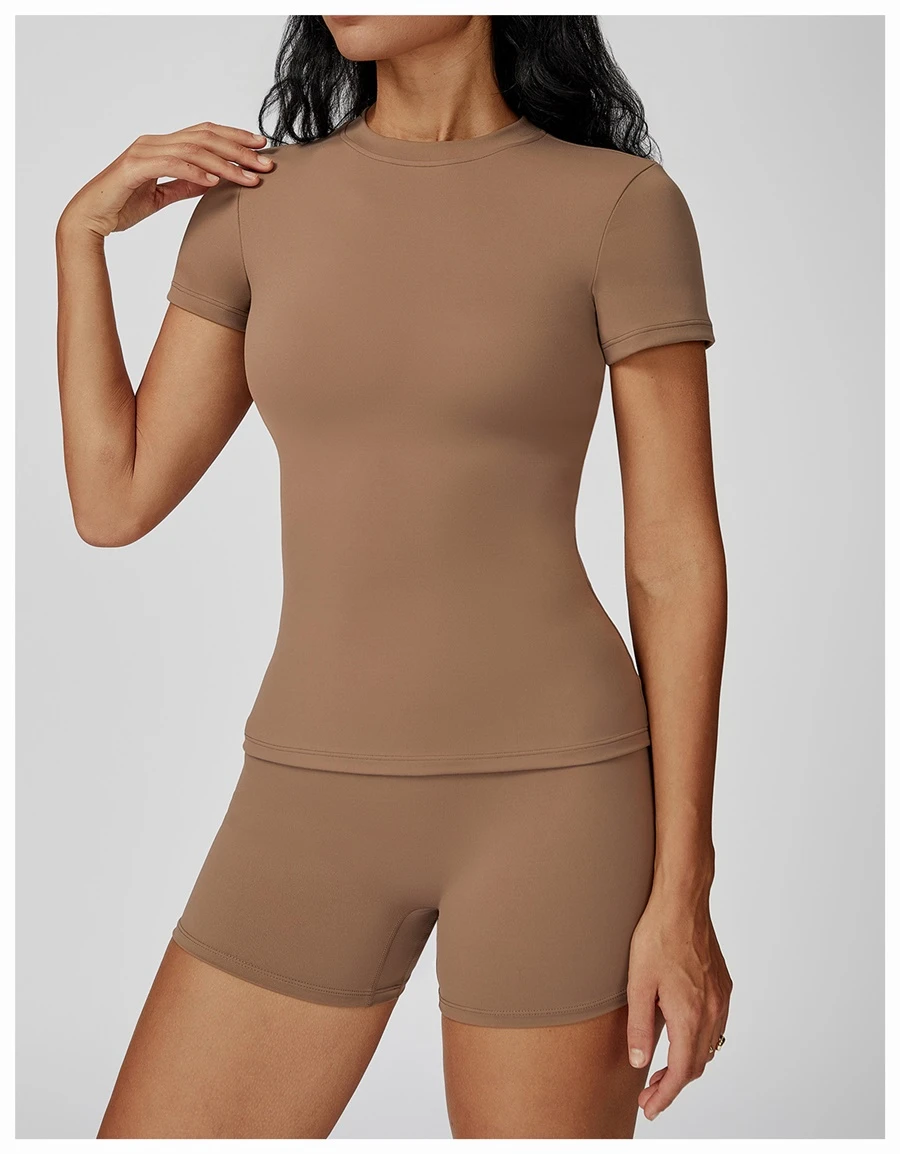 Women’s quick-dry yoga short sleeve tee in brushed nylon-spandex, slim-fit activewear top with classic crew neck and extended hem-mocha brown
