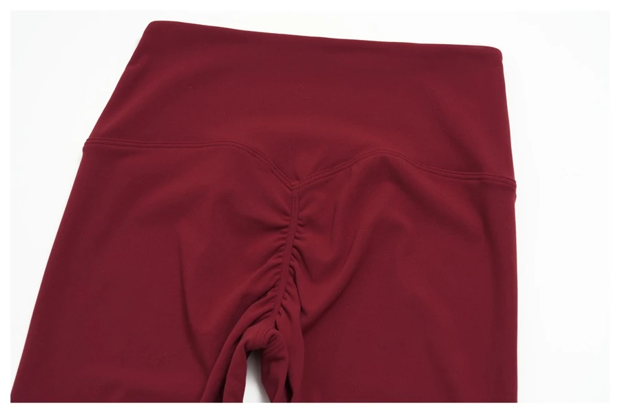 Women's peach butt lifting leggings with contour seam design