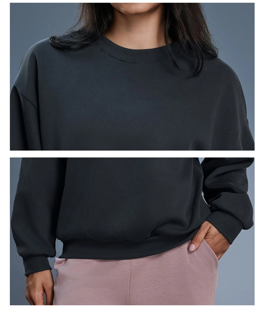 Oversized women's crewneck sweatshirt with ribbed cuffs and hem