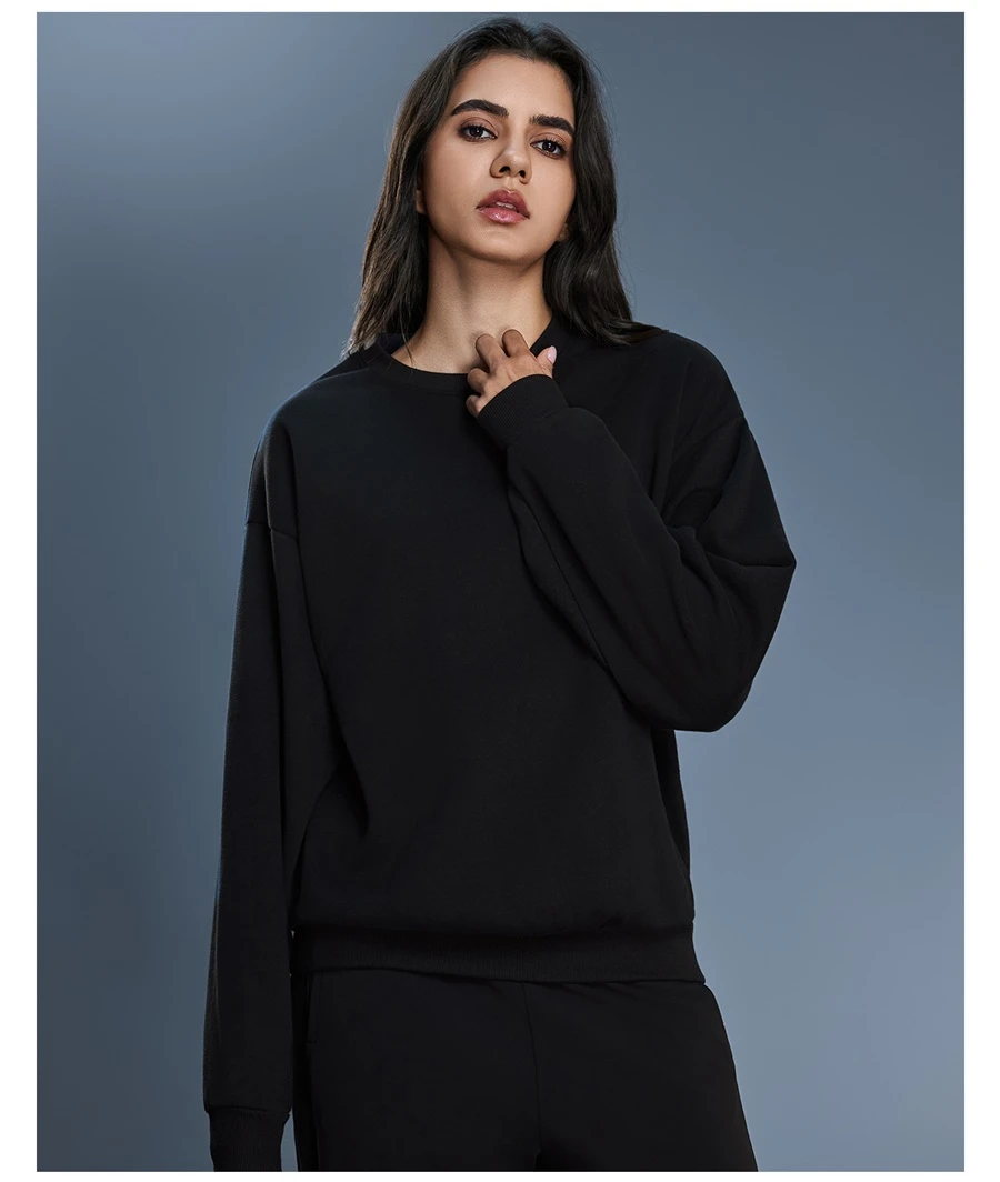 Oversized women's crewneck sweatshirt with ribbed cuffs and hem-black