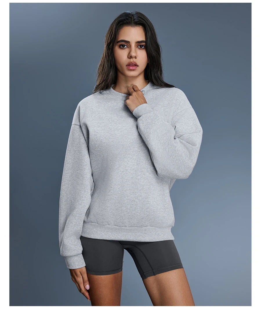 Oversized women's crewneck sweatshirt with ribbed cuffs and hem-gray
